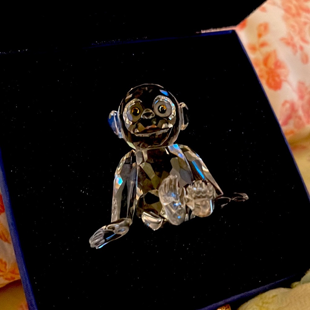 Swarovski Crystal Chimpanzee Monkey - Picture 3 of 10